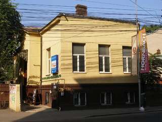 Хостелы Kretan Hostel Бухарест-3