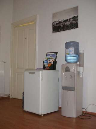 Хостелы Kretan Hostel Бухарест-6