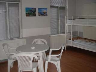Хостелы Kretan Hostel Бухарест-7