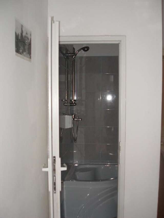 Хостелы Kretan Hostel Бухарест-18